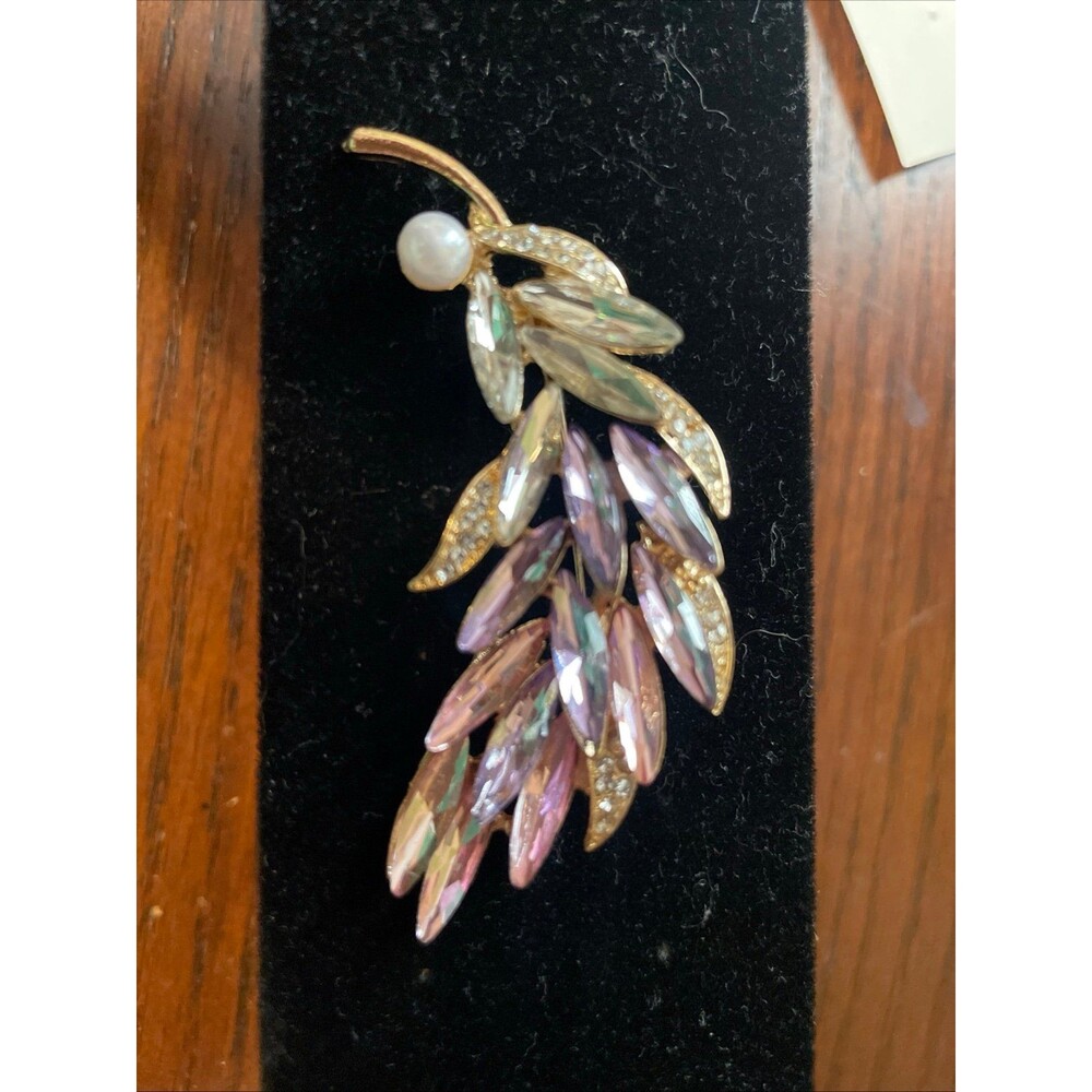 Faux Feather Brooch Pin With “diamon, Pearl And Pink Stones”
